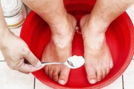 Ošetrenie húb na palec nohe